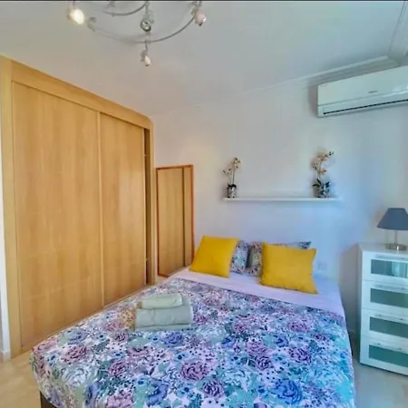 Seaview - Pool, Air Con, Office Ready *