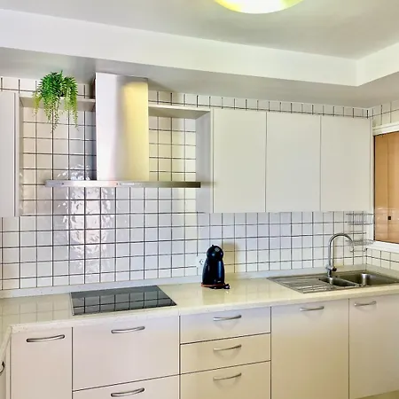 Seaview - Pool, Air Con, Office Ready וילה