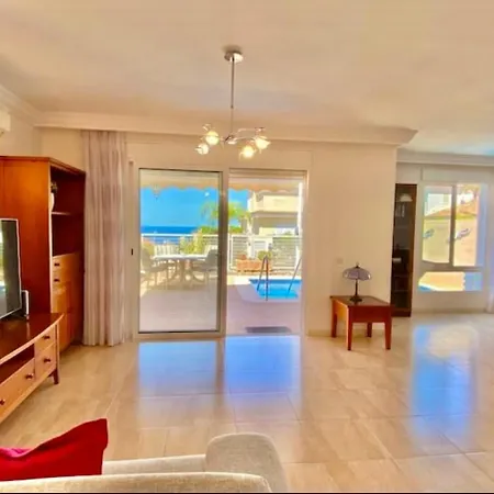 Seaview - Pool, Air Con, Office Ready * Адехе