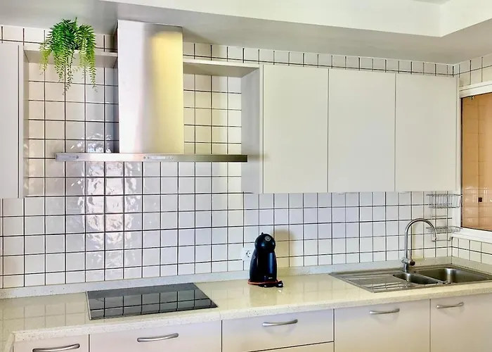 Seaview - Pool, Air Con, Office Ready וילה