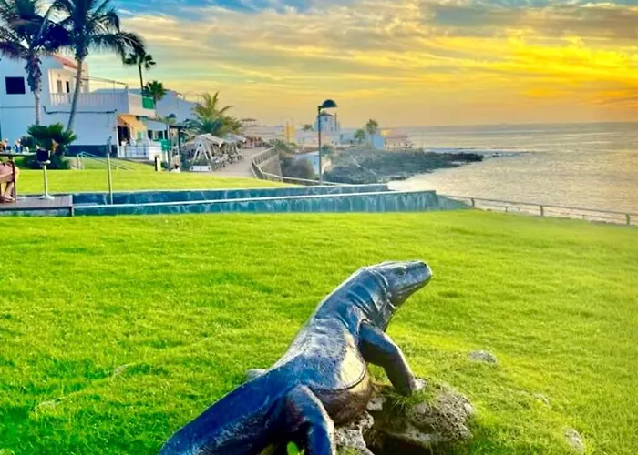 Seaview - Pool, Air Con, Office Ready