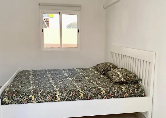 Seaview - Pool, Air Con, Office Ready