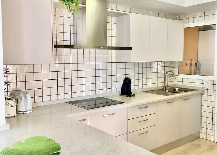 Seaview - Pool, Air Con, Office Ready Villa Costa Adeje (Tenerife)