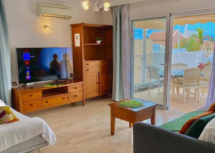 Willa Seaview - Pool, Air Con, Office Ready