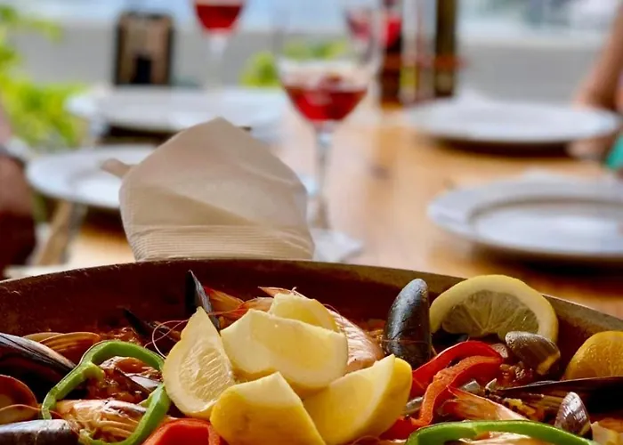 Willa Seaview - Pool, Air Con, Office Ready *