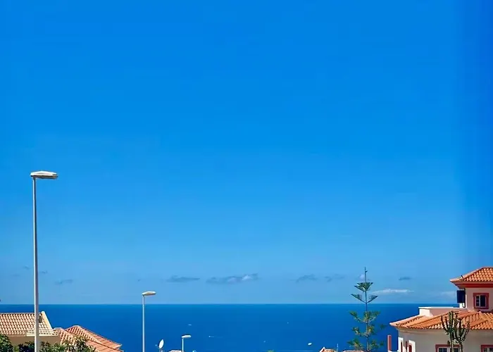 Seaview - Pool, Air Con, Office Ready Willa *